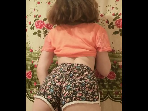 ❤️ دختر جوان سکسی که شورتش را جلوی دوربین در می آورد ☑ پورنو در fa.pornobot.ru ❌